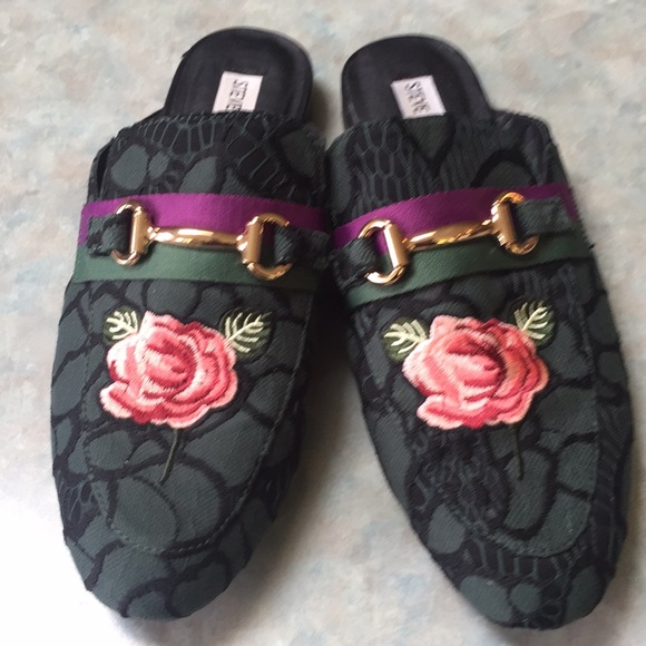Steve Madden slip on loafers